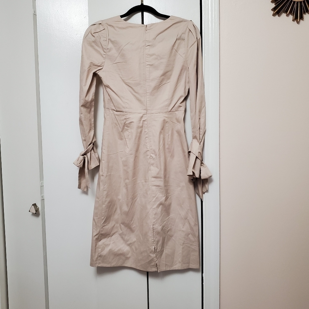 EVIDNT Beige long sleeve knee length dress with statement bow sleeve - Picture 4 of 6